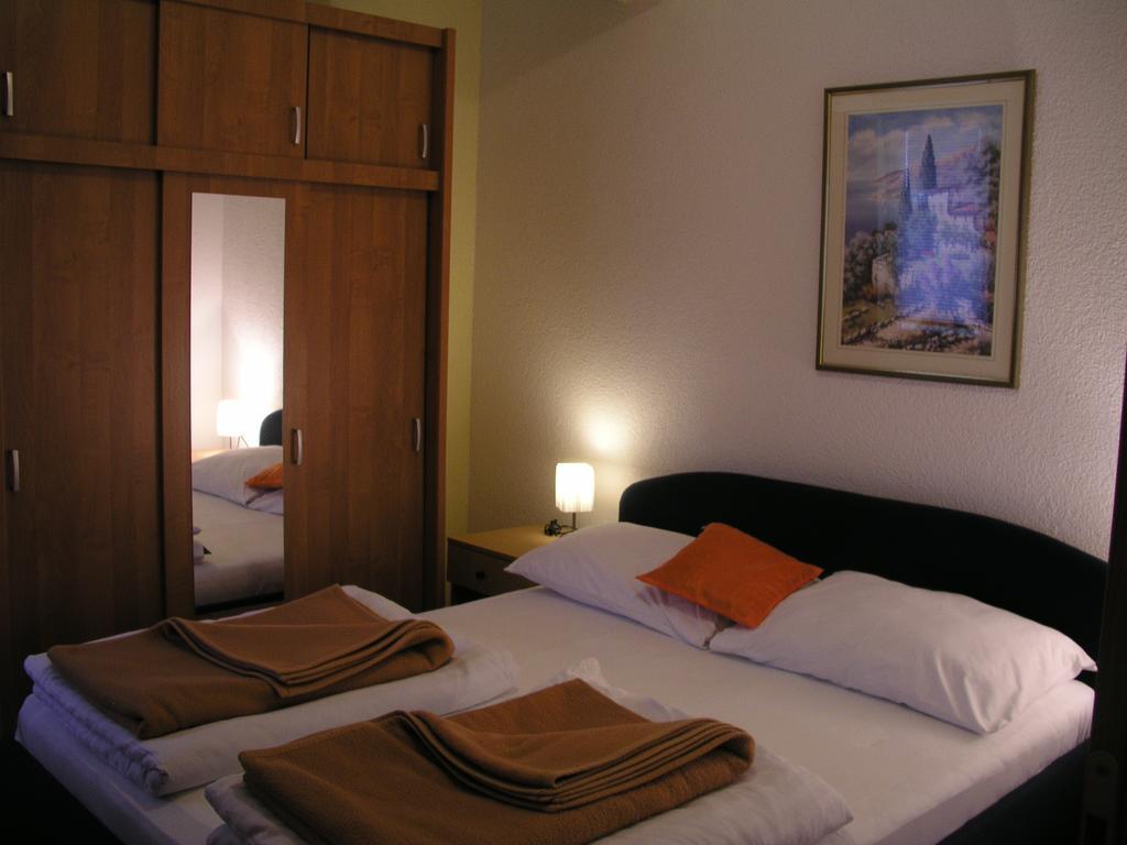 Aparthotel Pecic Gradac  Eksteriør billede