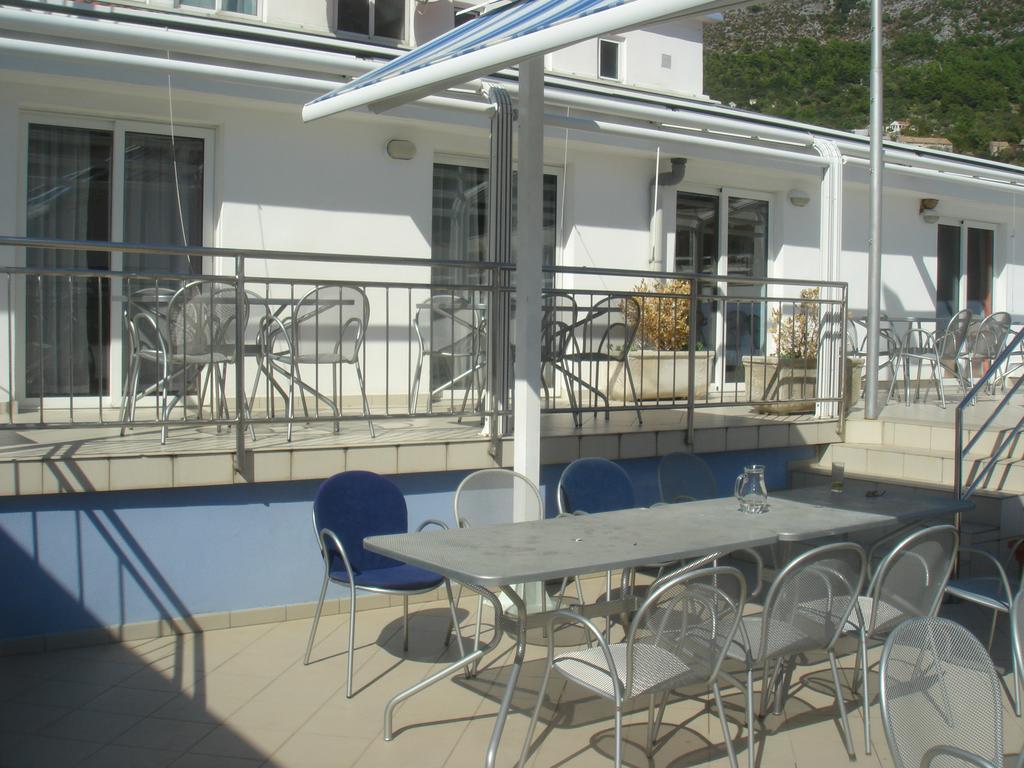 Aparthotel Pecic Gradac  Eksteriør billede