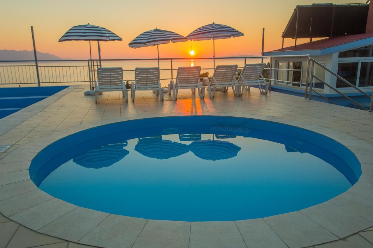 Aparthotel Pecic Gradac  Eksteriør billede