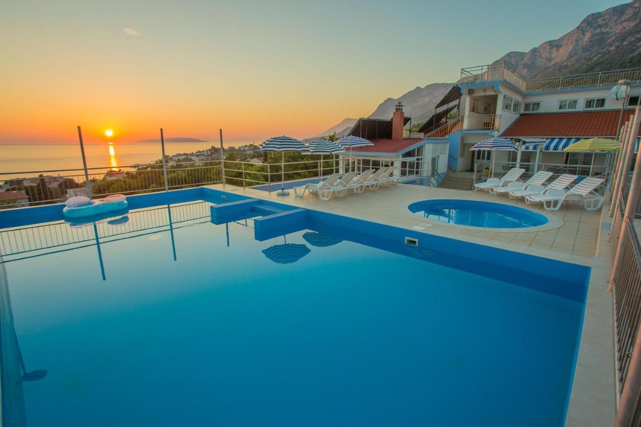 Aparthotel Pecic Gradac  Eksteriør billede